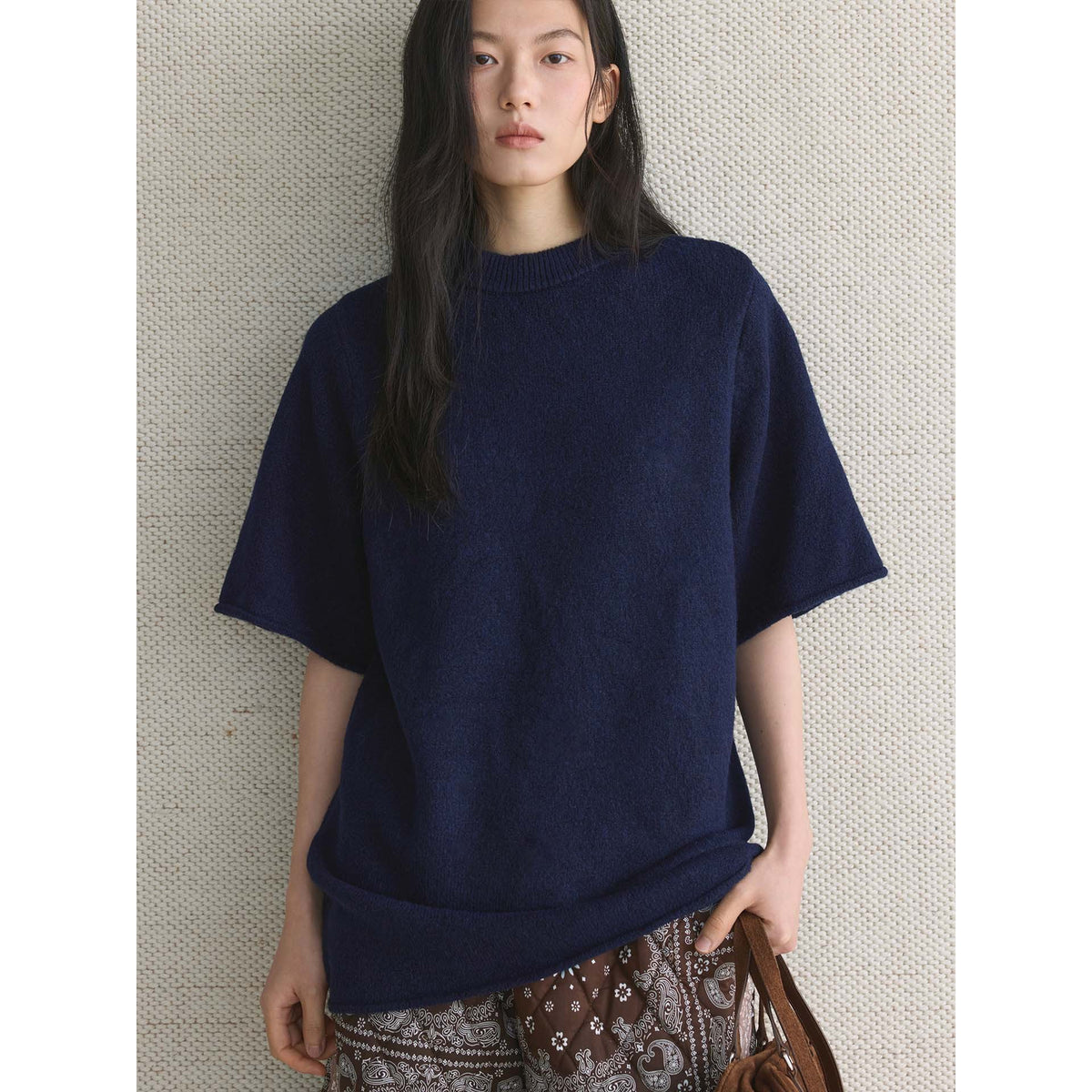 Louvre Early Spring New Korean Style Simple Round Neck Knitted Slightly Curled Sweater Soft and Comfortable Casual Top for Women