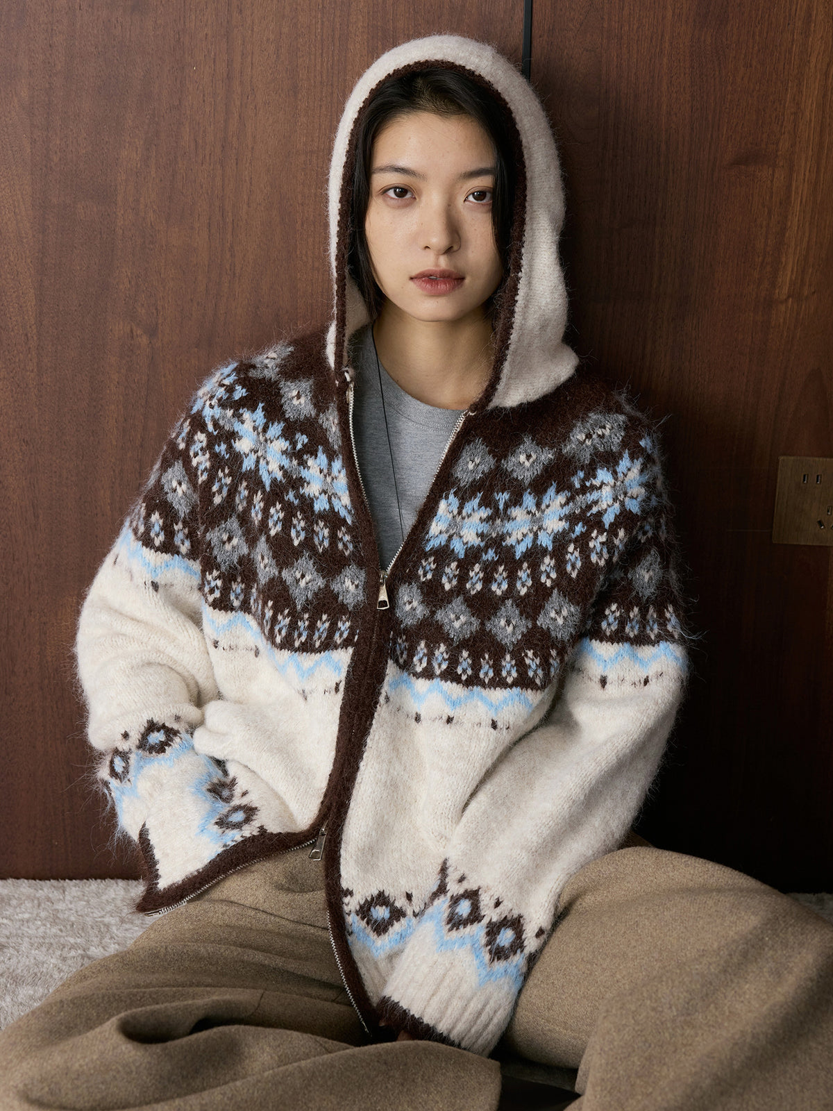 Louvre Winter New Korean Style Retro Lazy Style Jacquard Hooded Knitted Wool Sweater Loose Warm Top for Women