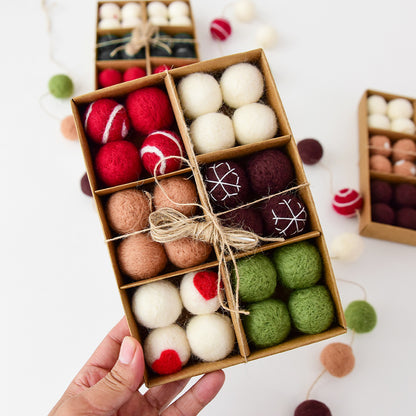 NUCHI Cross Border Christmas Decorations Wool Felt 24 Pieces suit Christmas Ball Christmas Scene Decorations Pendant