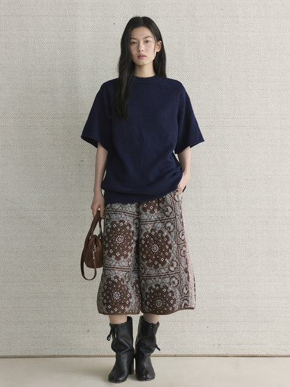 Louvre Early Spring New Korean Style Simple Round Neck Knitted Slightly Curled Sweater Soft and Comfortable Casual Top for Women