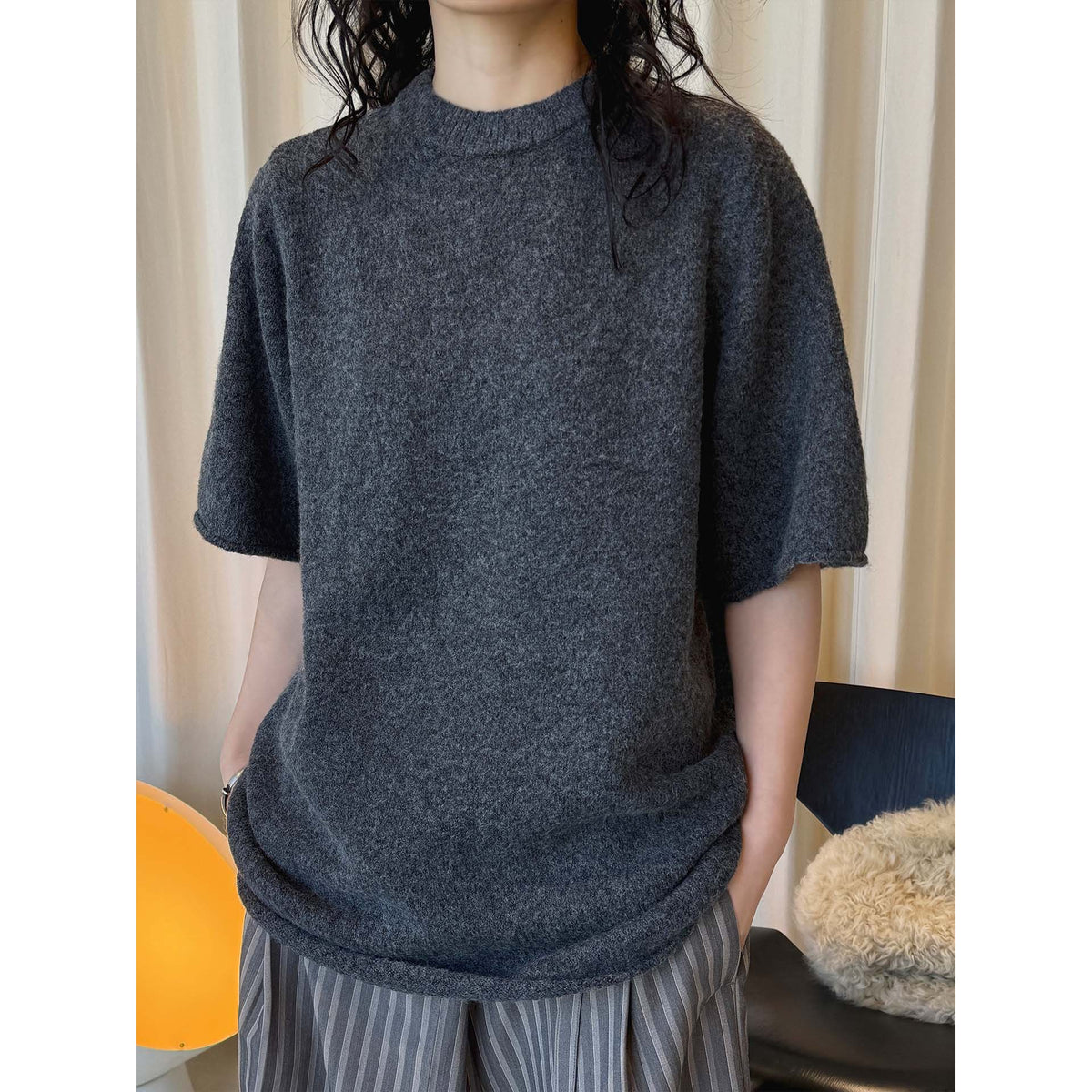 Louvre Early Spring New Korean Style Simple Round Neck Knitted Slightly Curled Sweater Soft and Comfortable Casual Top for Women