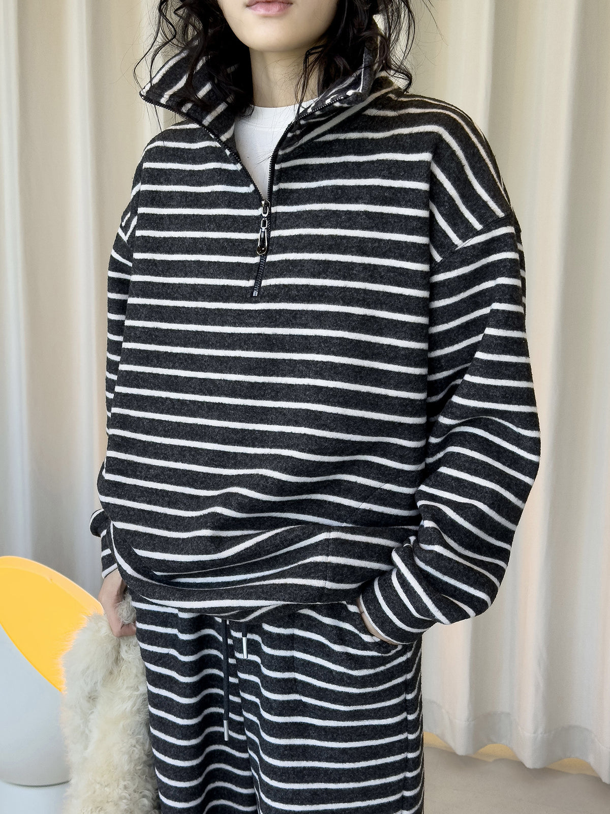 Louvre Winter New Korean Retro Lazy Style Contrasting Stripesd High-Neck Zipper Sweatshirt Warm and Comfortable Top for Women
