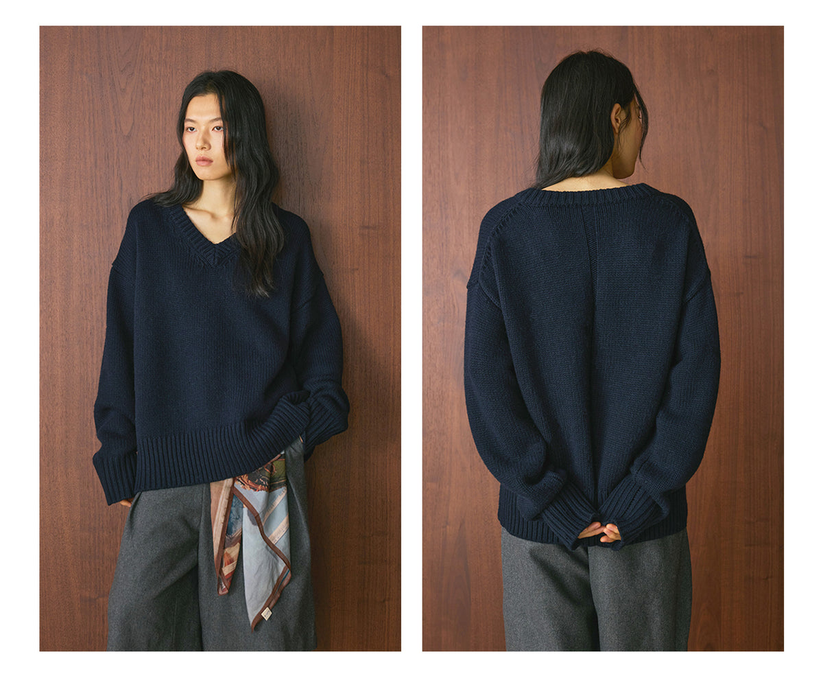 Louvre Winter New French Simple Lazy Wool V Neck Sweater Loose Silhouette Thick Elegant Top for Women