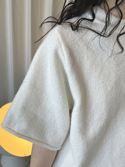 Louvre Early Spring New Korean Style Simple Round Neck Knitted Slightly Curled Sweater Soft and Comfortable Casual Top for Women