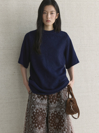 Louvre Early Spring New Korean Style Simple Round Neck Knitted Slightly Curled Sweater Soft and Comfortable Casual Top for Women