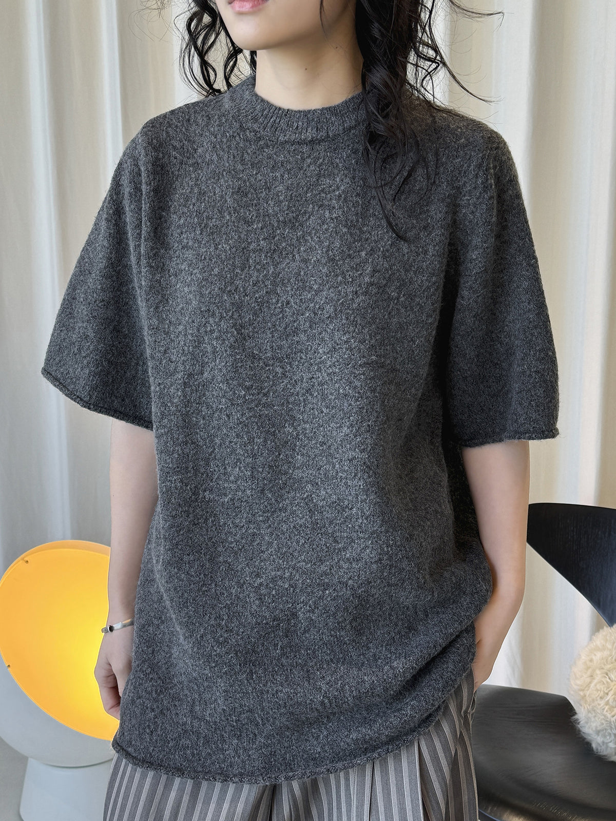 Louvre Early Spring New Korean Style Simple Round Neck Knitted Slightly Curled Sweater Soft and Comfortable Casual Top for Women