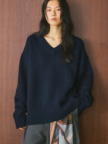 Louvre Winter New French Simple Lazy Wool V Neck Sweater Loose Silhouette Thick Elegant Top for Women