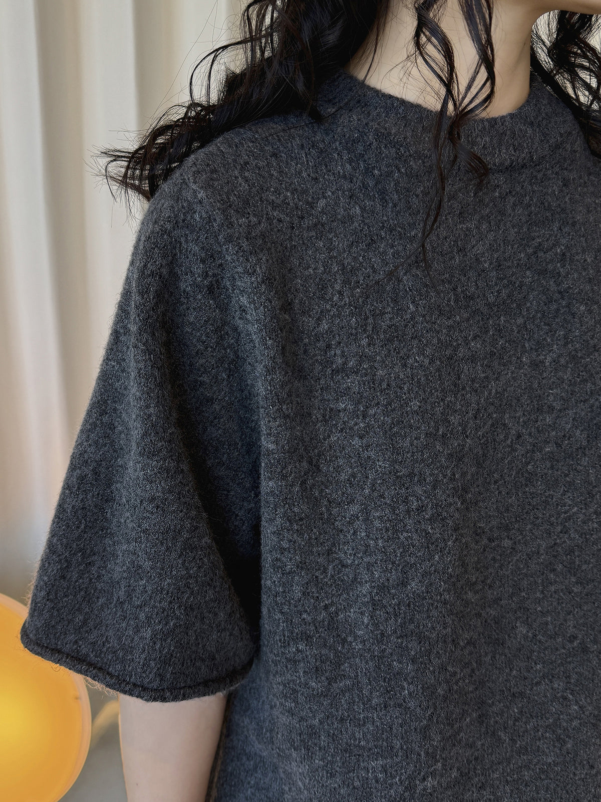Louvre Early Spring New Korean Style Simple Round Neck Knitted Slightly Curled Sweater Soft and Comfortable Casual Top for Women