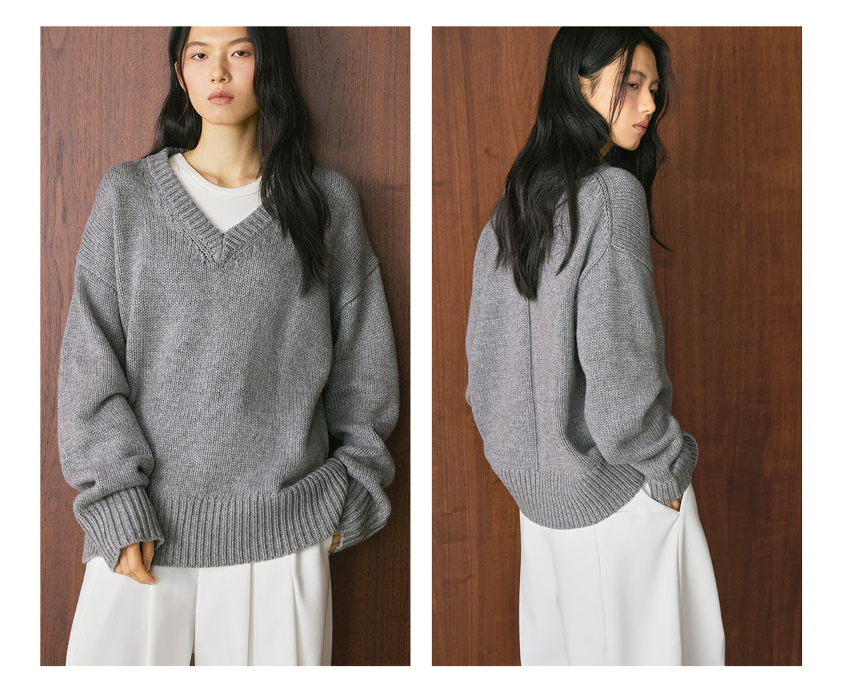 Louvre Winter New French Simple Lazy Wool V Neck Sweater Loose Silhouette Thick Elegant Top for Women
