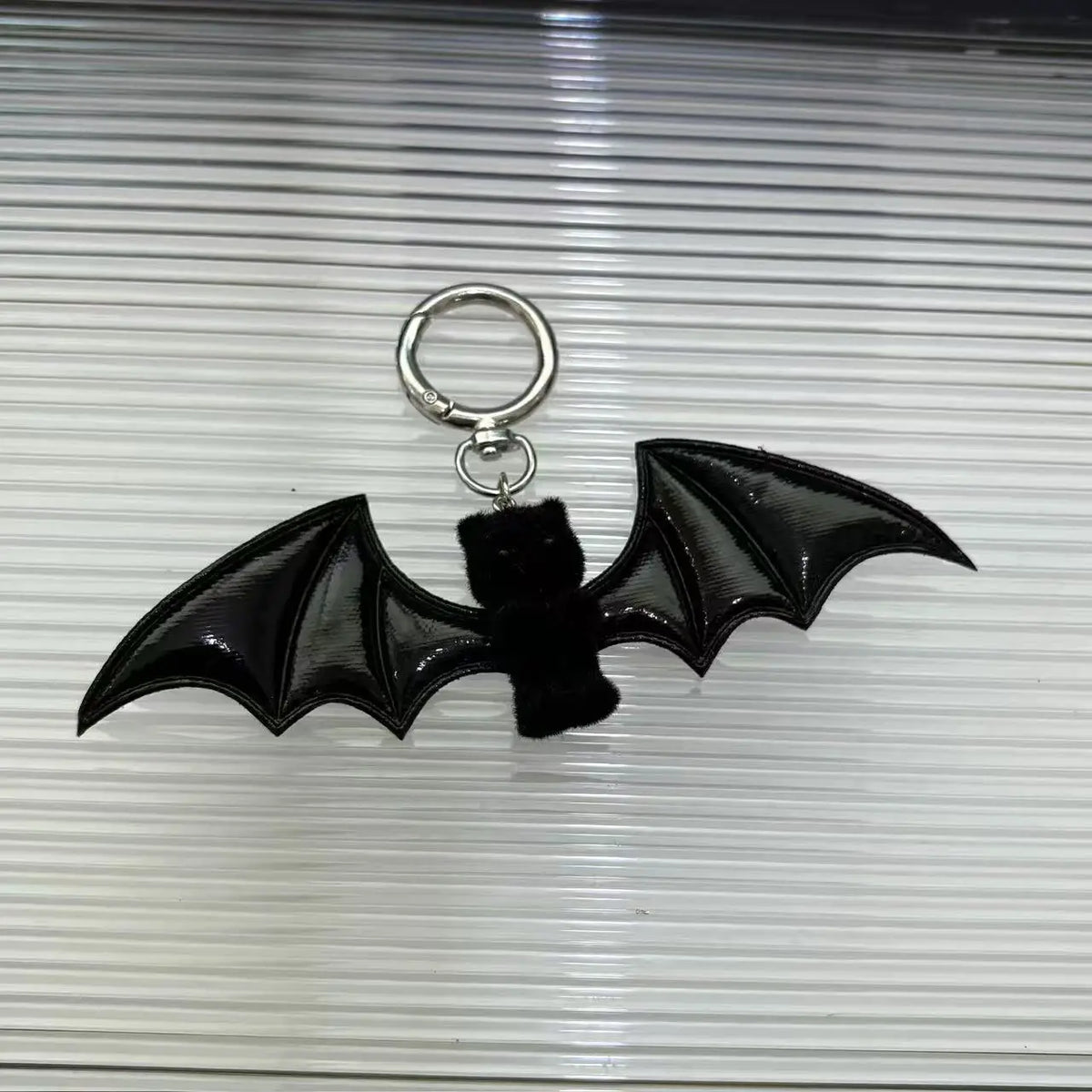 Cross border Sweet Cool Hot Girl Little Bear Wings KeychainBlack and WhiteBat BagPendant MobilePhoneHanger Halloween Accessories